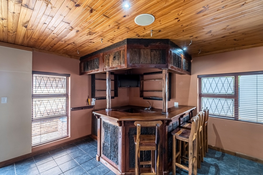 To Let 4 Bedroom Property for Rent in Amsterdamhoek Eastern Cape